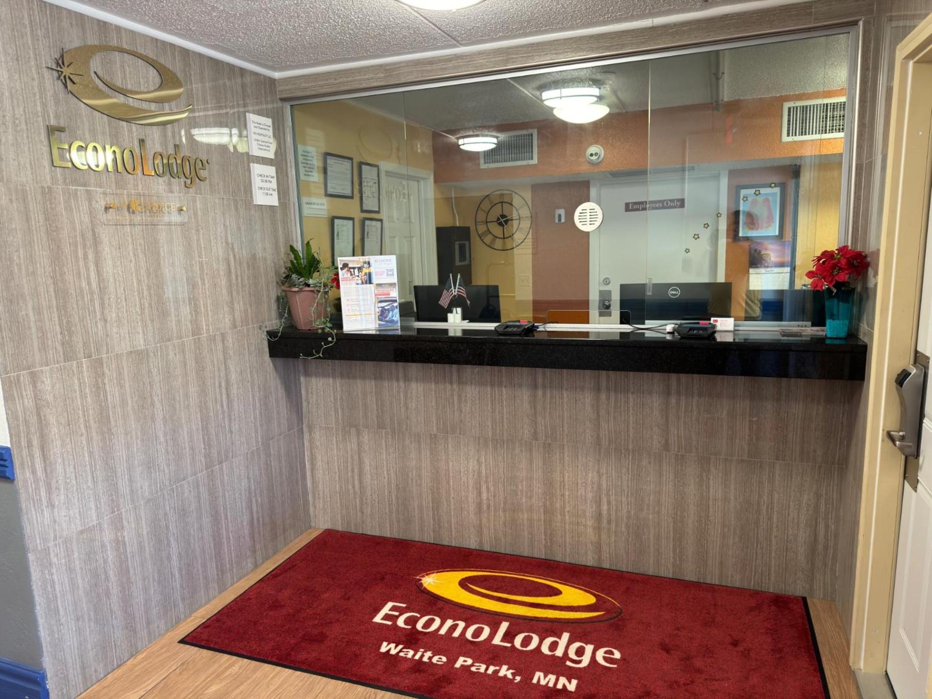 Econo Lodge Waite Park Exteriér fotografie